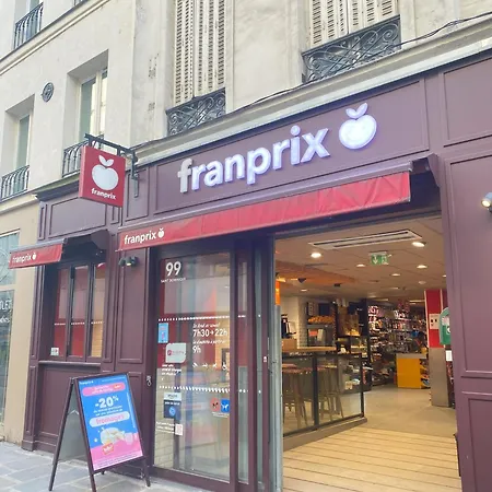 Super T2 Proche De Tour Eiffel